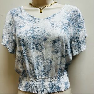 🌴🌴Super cute top size XSmall. Used once, like new 😊